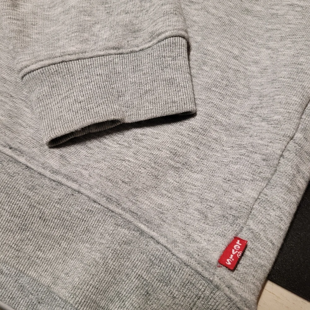 Levi Sweater - Picture 3 of 10